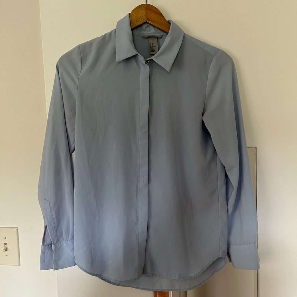 Light blue H&M women’s button up shirt